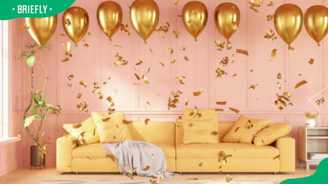 Golden deco made of balloon