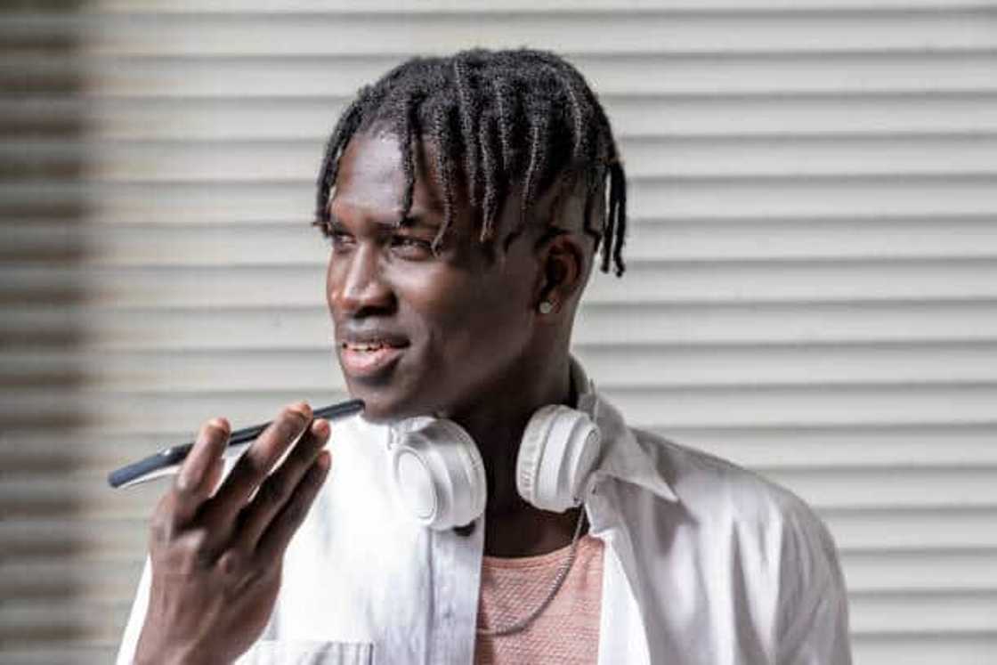 How do you style dreads for men? How do you style dreads for men?