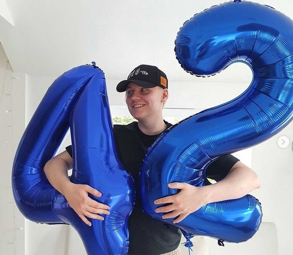 How old is Pyrocynical? How old is Pyrocynical?