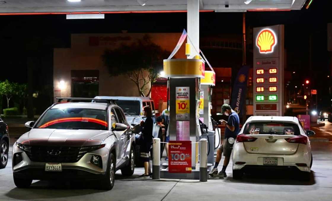 The personal consumption expenditures price index slipped 0.1 percent from October to November, in part as energy costs fell The personal consumption expenditures price index slipped 0.1 percent from October to November, in part as energy costs fell