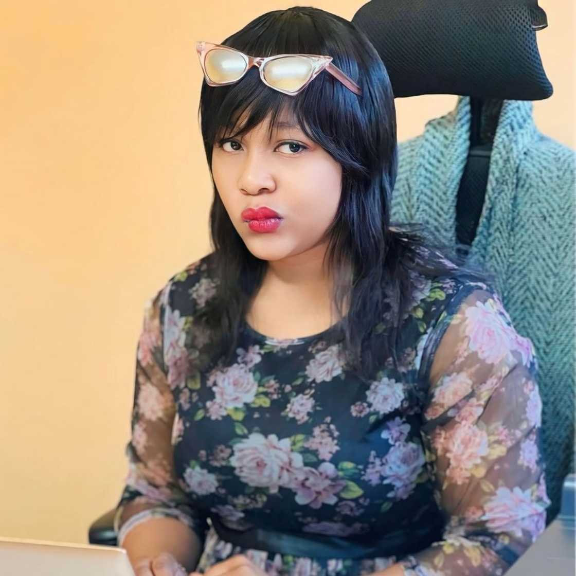 Social media users were entertained after seeing a young man's firm refusal to give away his girlfriend's thing Social media users were entertained after seeing a young man's firm refusal to give away his girlfriend's thing