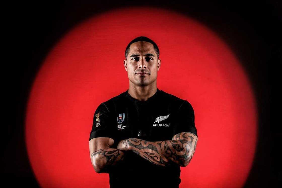 Aaron Smith biography: age, measurements, girlfriend, All Blacks, current club, stats, salary and Instagram Aaron Smith biography: age, measurements, girlfriend, All Blacks, current club, stats, salary and Instagram