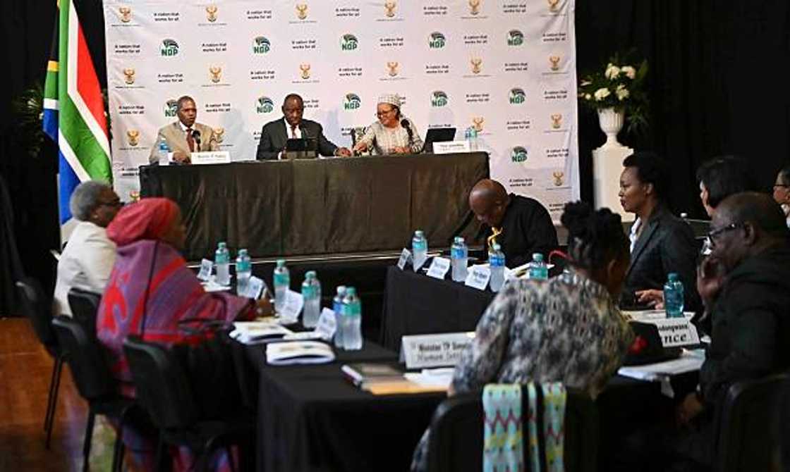 South African President Cyril Ramaphosa leads a cabinet meeting Wwth the Free State Province