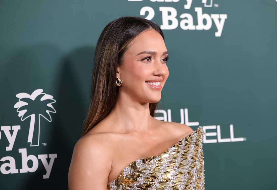 Jessica Alba attends the Baby2Baby Gala Presented By Paul Mitchell