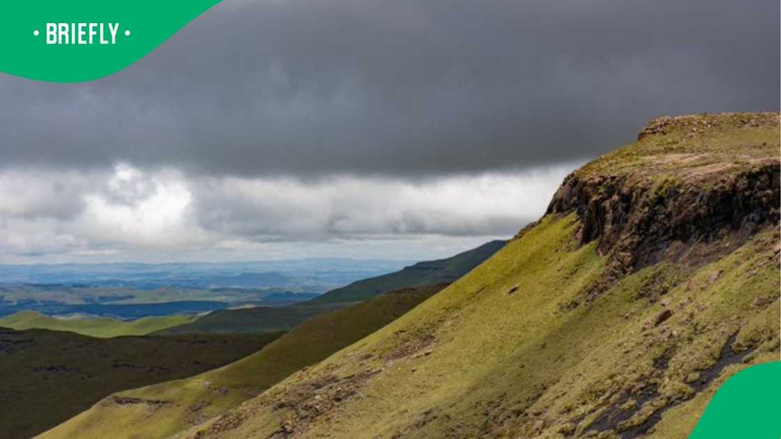 Minister David Maynier declared over 10 000 hectares of land as the country's newest national park Minister David Maynier declared over 10 000 hectares of land as the country's newest national park