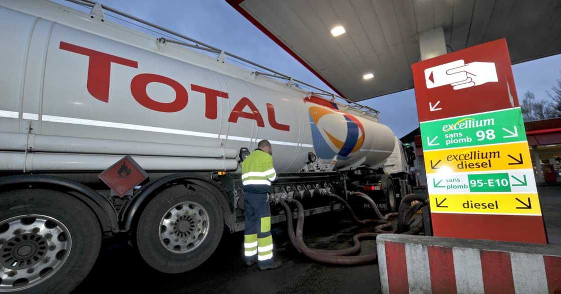 Robbers, steal petrol, fuel tanker, police station, arrested, Brackendowns, Gauteng, Transnet