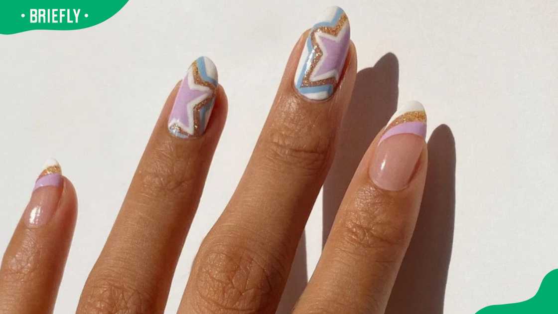 Starburst nail design Starburst nail design