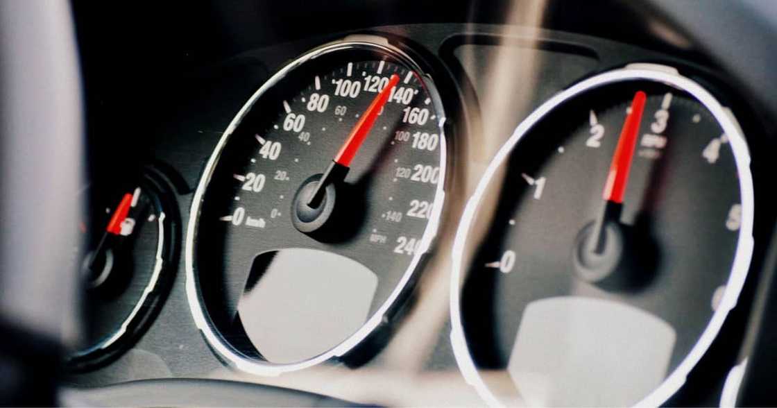 Motorist, 260km/h, Pics, Twitter reactions Motorist, 260km/h, Pics, Twitter reactions
