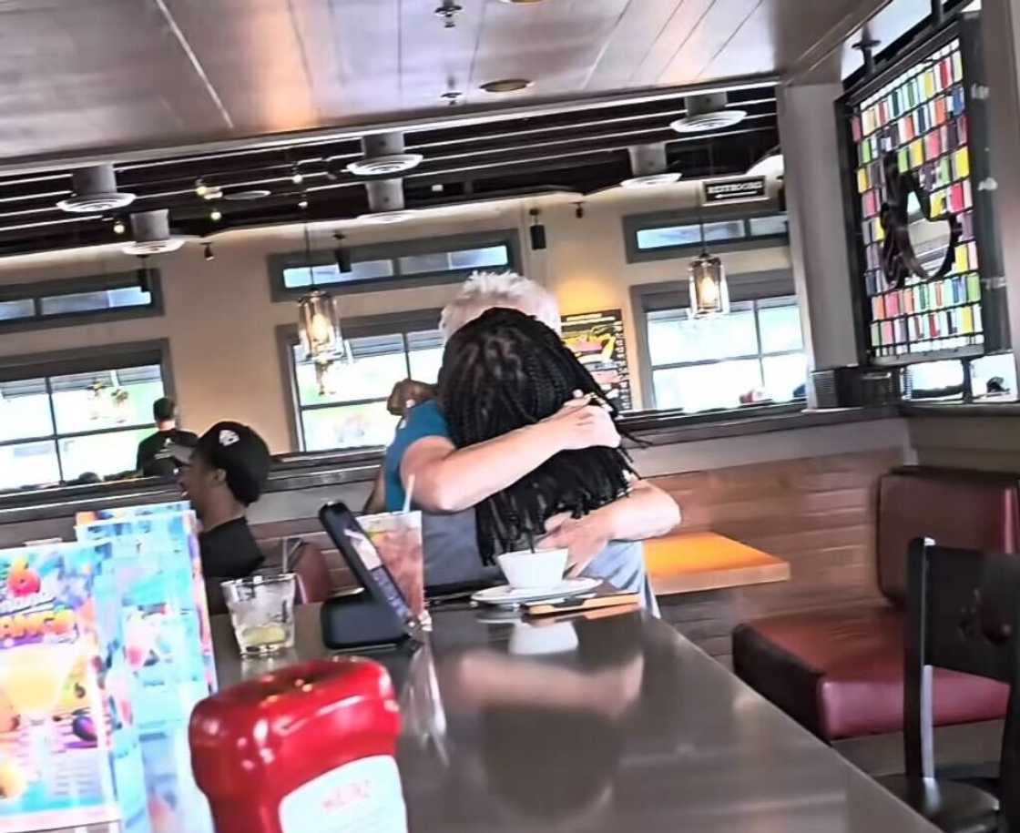 Strangers’ sweet encounter highlights the impact of empathy in a viral moment. Strangers’ sweet encounter highlights the impact of empathy in a viral moment.