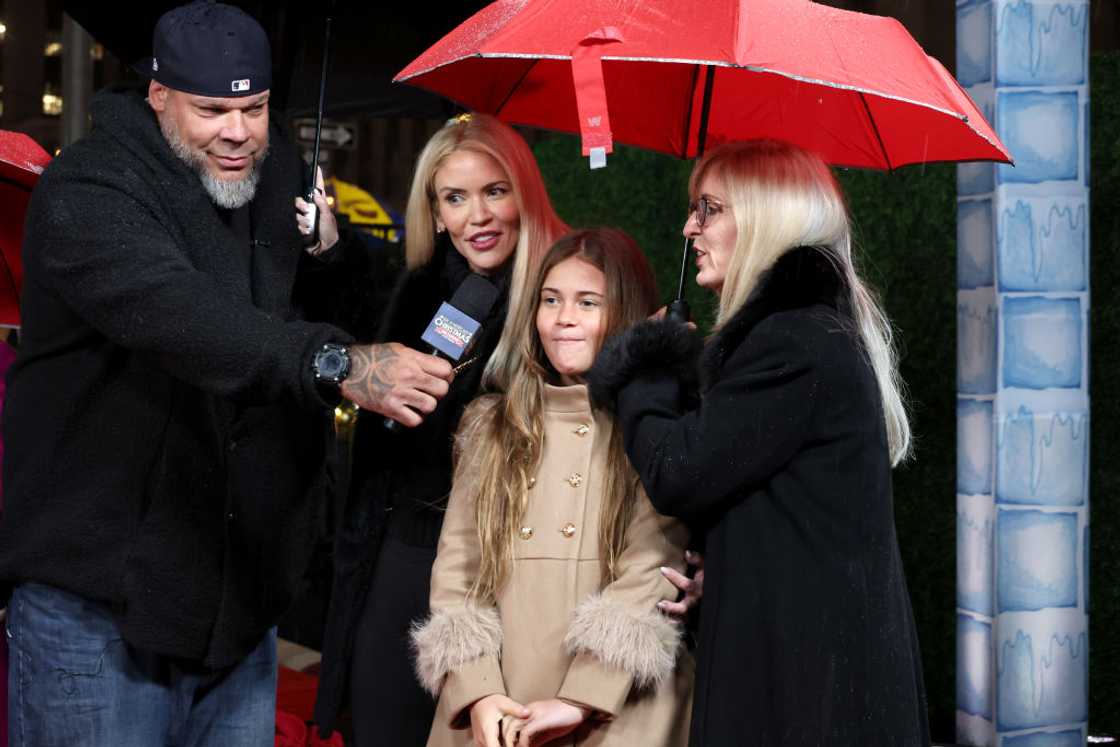 Tyrus and Ingrid Murdoch and family