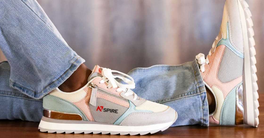 Woman wearing Nspire sneaker Woman wearing Nspire sneaker