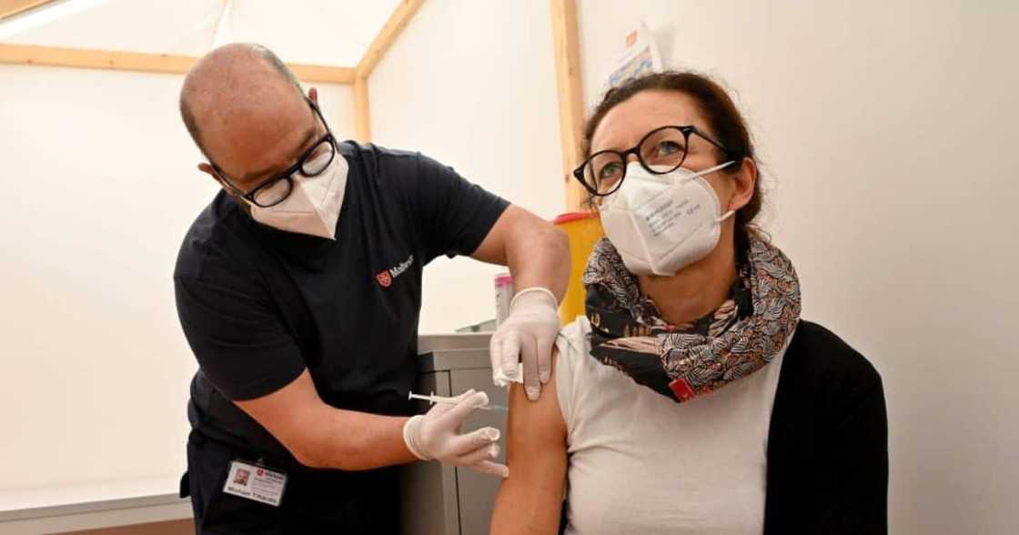 COVID-19, NICD, Covid-19 vaccine, coronavirus, new Covid-19 variant COVID-19, NICD, Covid-19 vaccine, coronavirus, new Covid-19 variant