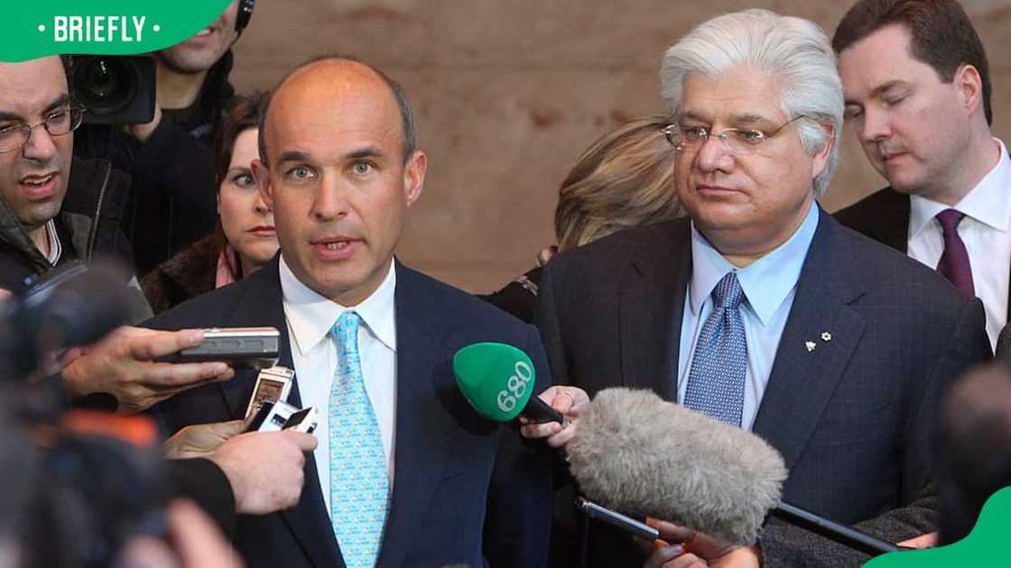 Jim Balsillie and Mike Lazaridis (L-R) during the 2009 Ontario Securities Commission hearing in Toronto