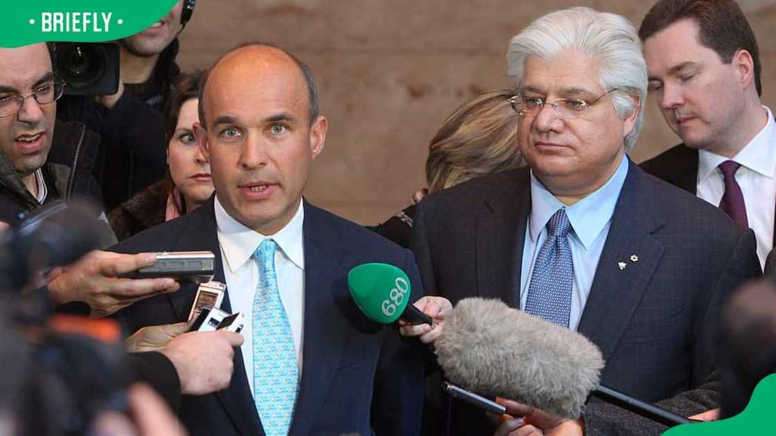 Jim Balsillie and Mike Lazaridis (L-R) during the 2009 Ontario Securities Commission hearing in Toronto Jim Balsillie and Mike Lazaridis (L-R) during the 2009 Ontario Securities Commission hearing in Toronto