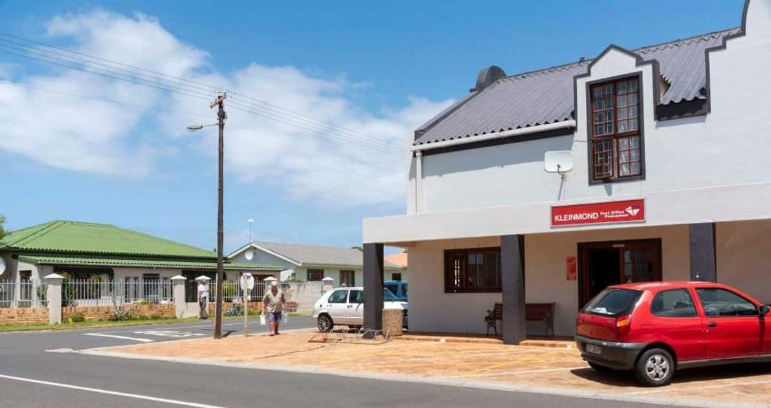 The South African Post Office needs R3.8 billion to save it from crumbling The South African Post Office needs R3.8 billion to save it from crumbling