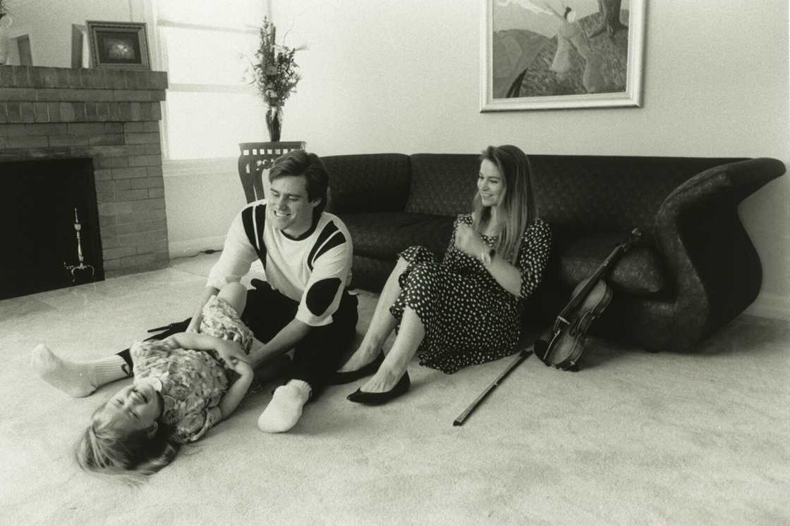 Jim Carrey with his family in January 1991 Jim Carrey with his family in January 1991