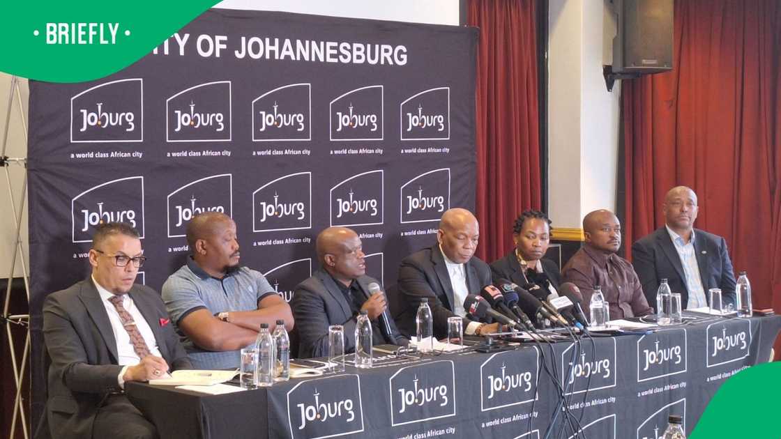 City Power met with Joburg Mayor Dada Morero, the Minister of Electricity and Eskom to discuss City Power's debt to Eskom City Power met with Joburg Mayor Dada Morero, the Minister of Electricity and Eskom to discuss City Power's debt to Eskom