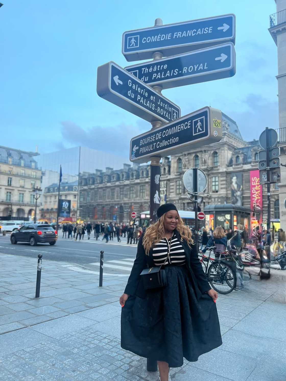 Other viewers noted how friendly the shop's assistants were to the creator