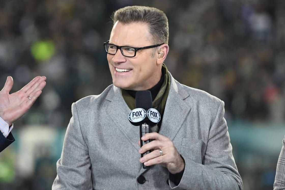 Howie Long: net worth, age, children, spouse, health, movies, profiles Howie Long: net worth, age, children, spouse, health, movies, profiles