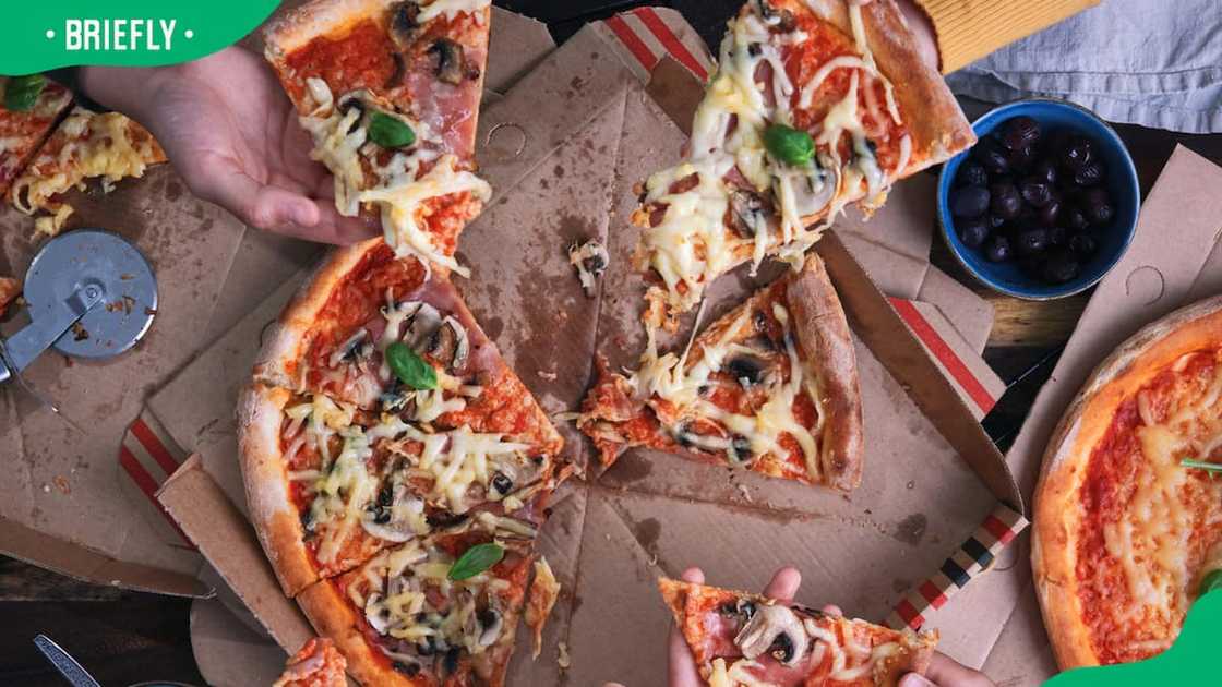 How much is large triple-decker pizza at Debonairs?