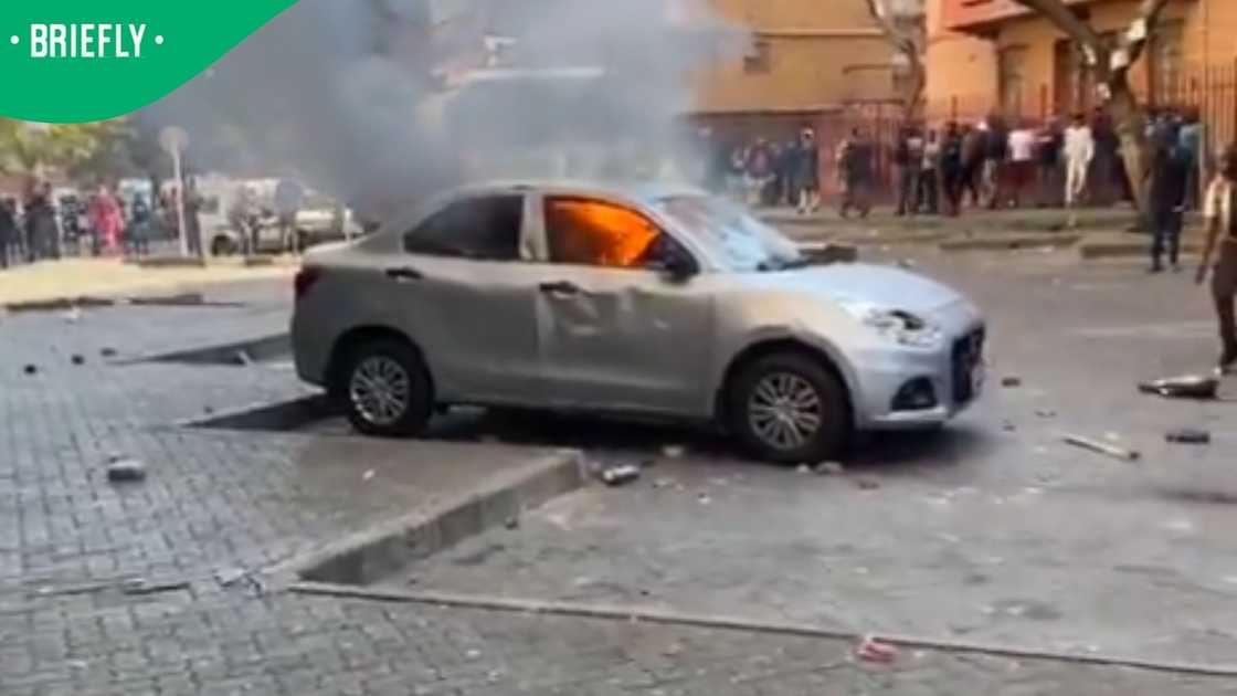 car alight car alight