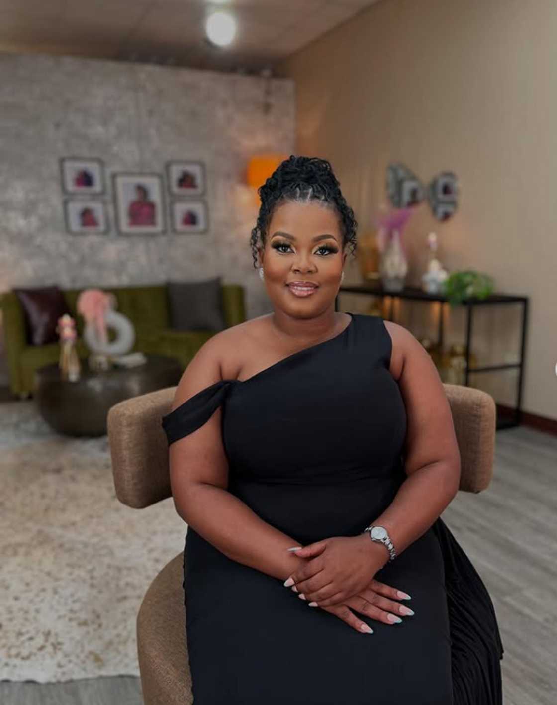 Samukelisiwe Khwela is Musa Mseleku's fifth wife. Samukelisiwe Khwela is Musa Mseleku's fifth wife.