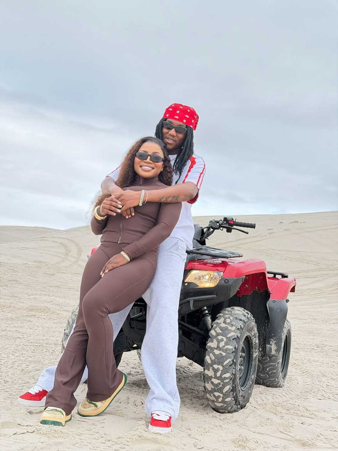 Makhadzi shares loved up photos with celebrities. Makhadzi shares loved up photos with celebrities.