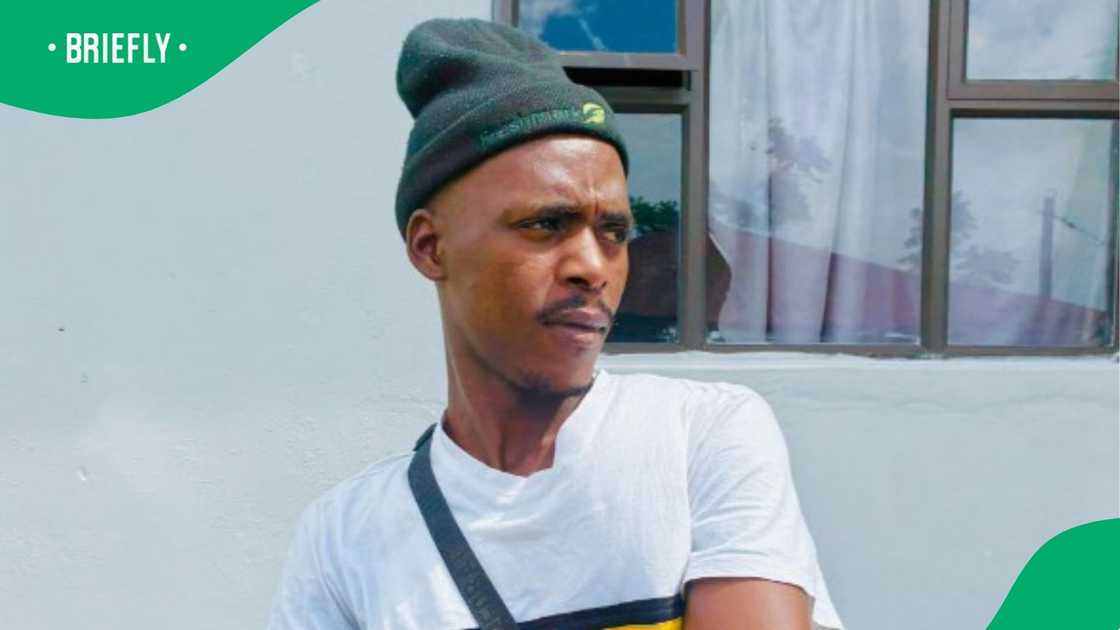 Peopl ammused by supermarket workers's sense of humour Peopl ammused by supermarket workers's sense of humour