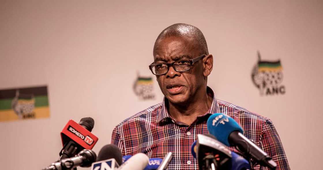 Ace Magashule: Carl Niehaus Warns Mzansi Not to Hold Its Breath Waiting for an Apology Ace Magashule: Carl Niehaus Warns Mzansi Not to Hold Its Breath Waiting for an Apology