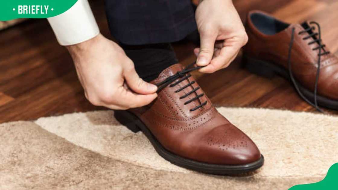 A man getting ready for work A man getting ready for work