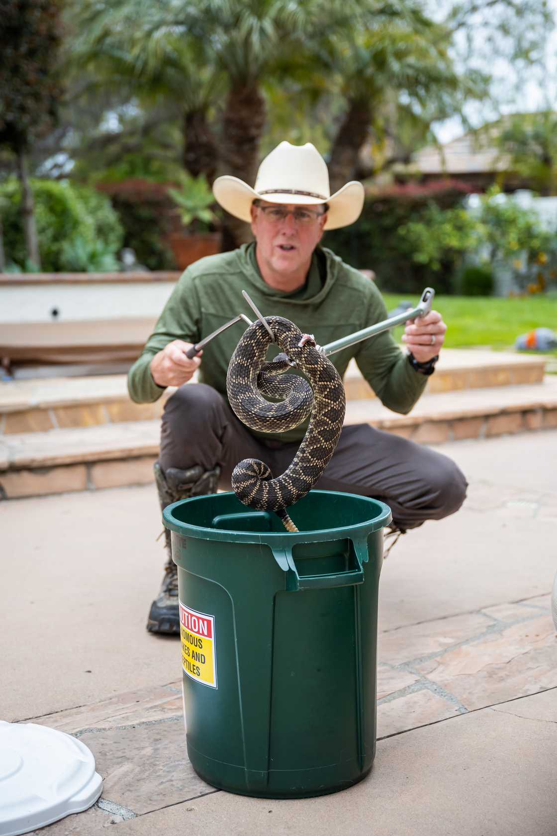 Man did not have snake catcher equipment