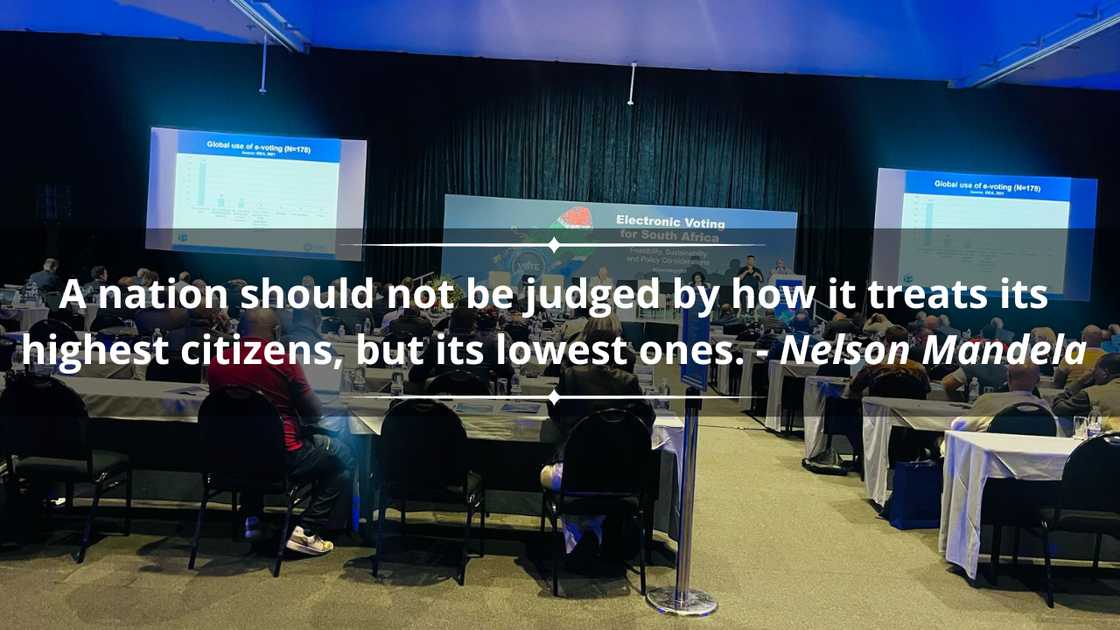 South African Government officials learning about the electronic voting system South African Government officials learning about the electronic voting system