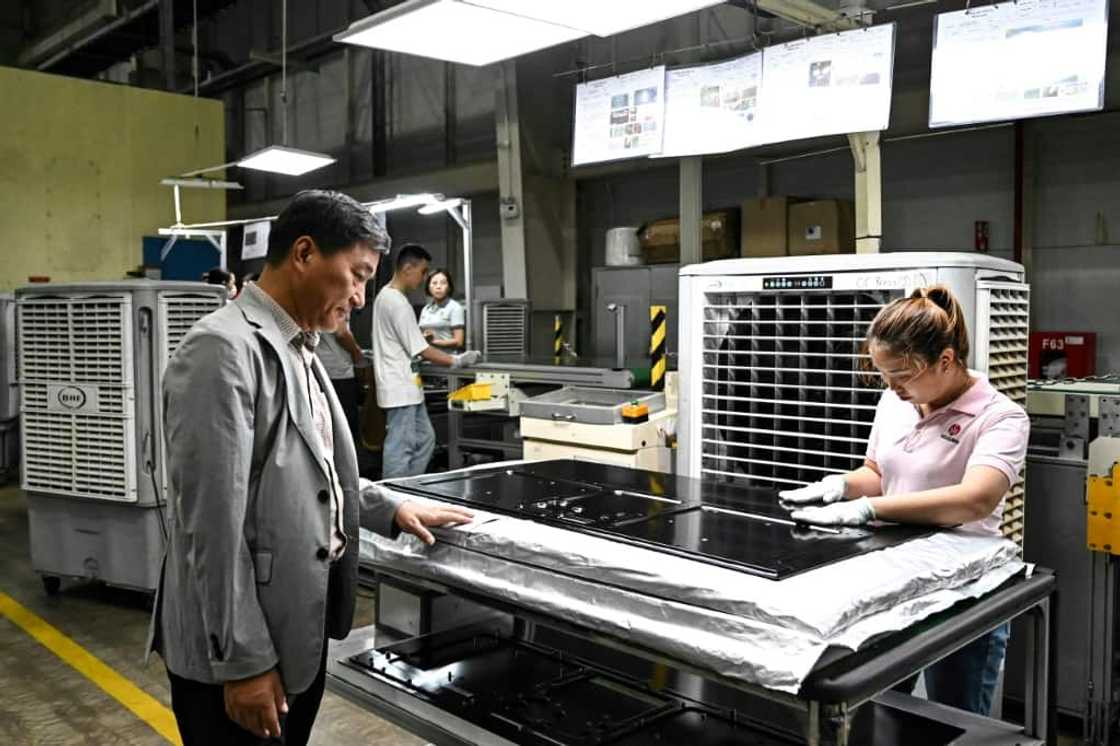 Ko Tae Yeon checks the production process at Heesung Electronics Vietnam factory in Haiphong Ko Tae Yeon checks the production process at Heesung Electronics Vietnam factory in Haiphong