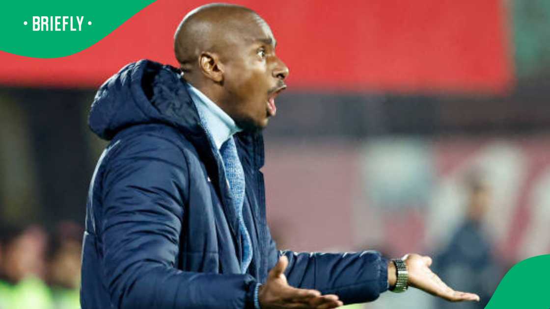 Rulani Mokwena named the new coach of MC Alger. Rulani Mokwena named the new coach of MC Alger.