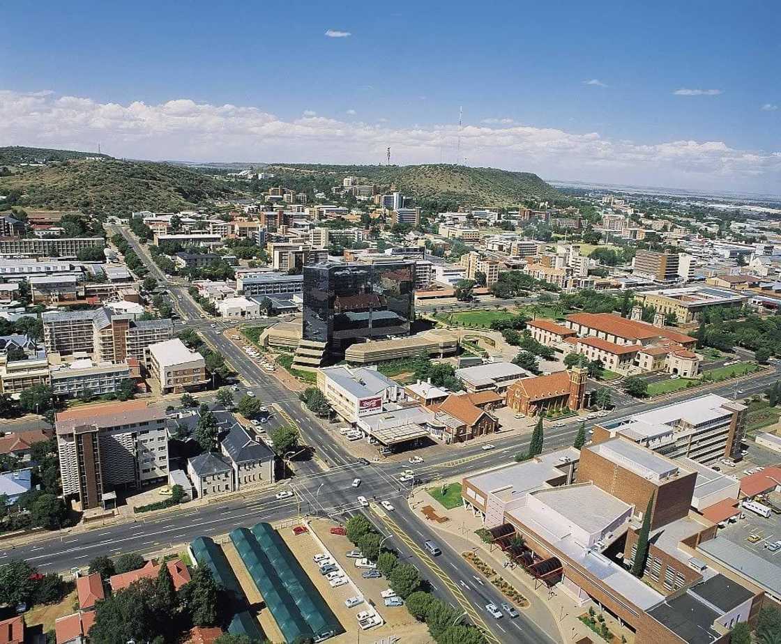 List of cities in South Africa with the best sights and activities: top 15 list List of cities in South Africa with the best sights and activities: top 15 list