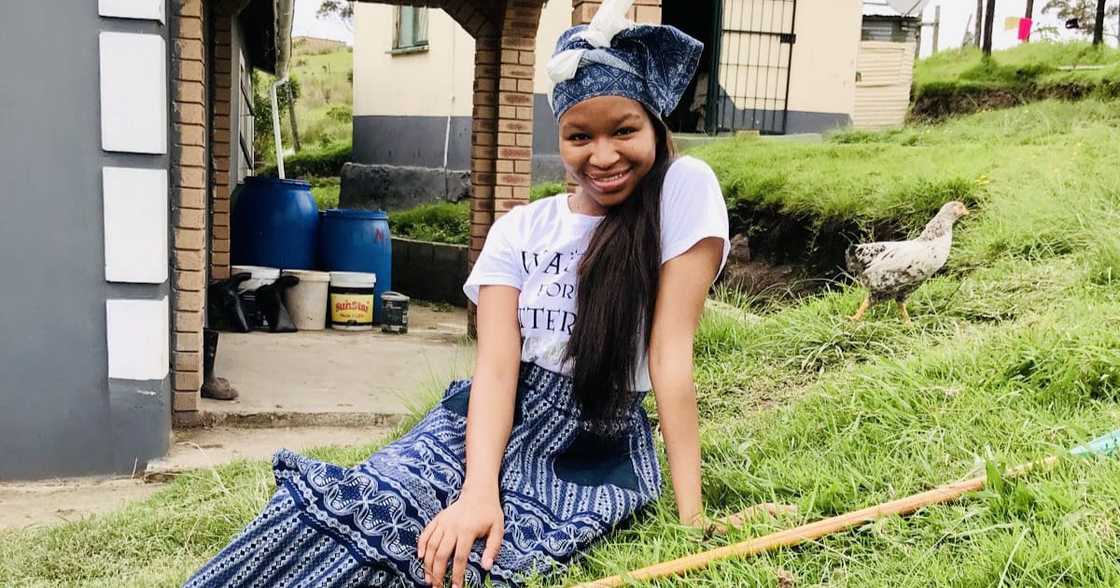 SA Lady Lights Candles for Successful Upcoming Lobola Negotiations SA Lady Lights Candles for Successful Upcoming Lobola Negotiations