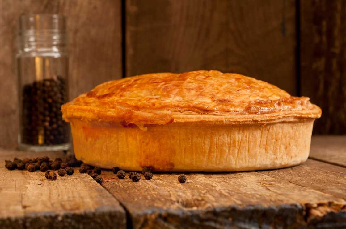 Pepper meat pie