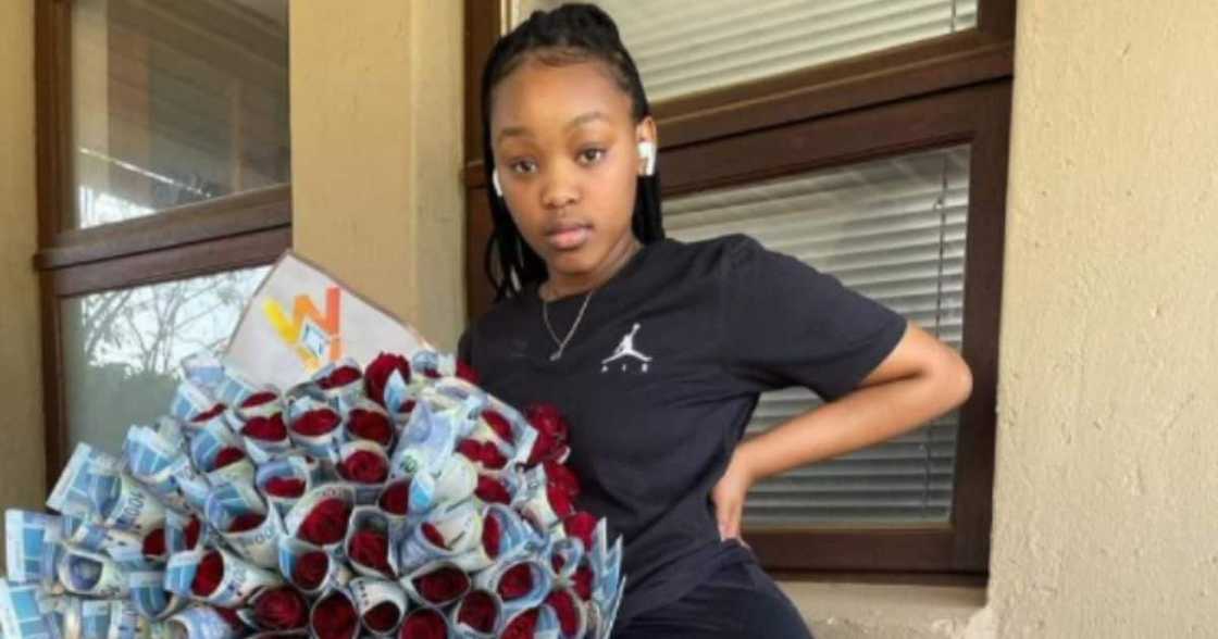 “Count Us Out”: Lady Shares Pic of ‘Cash Bouquet’, SA Gents Have Mixed Reactions