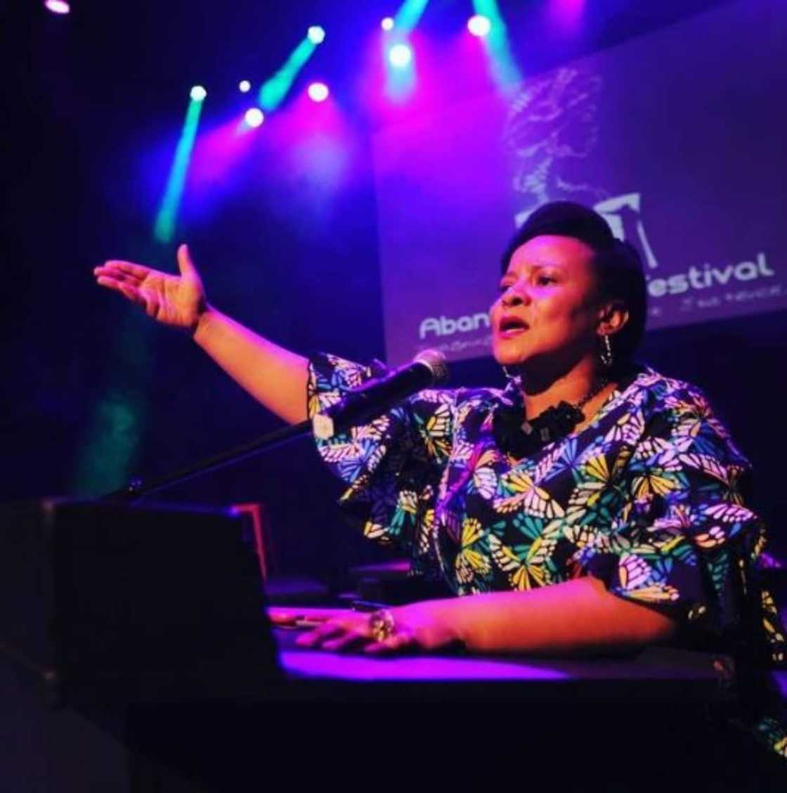 Lebogang Mashile bio Lebogang Mashile bio