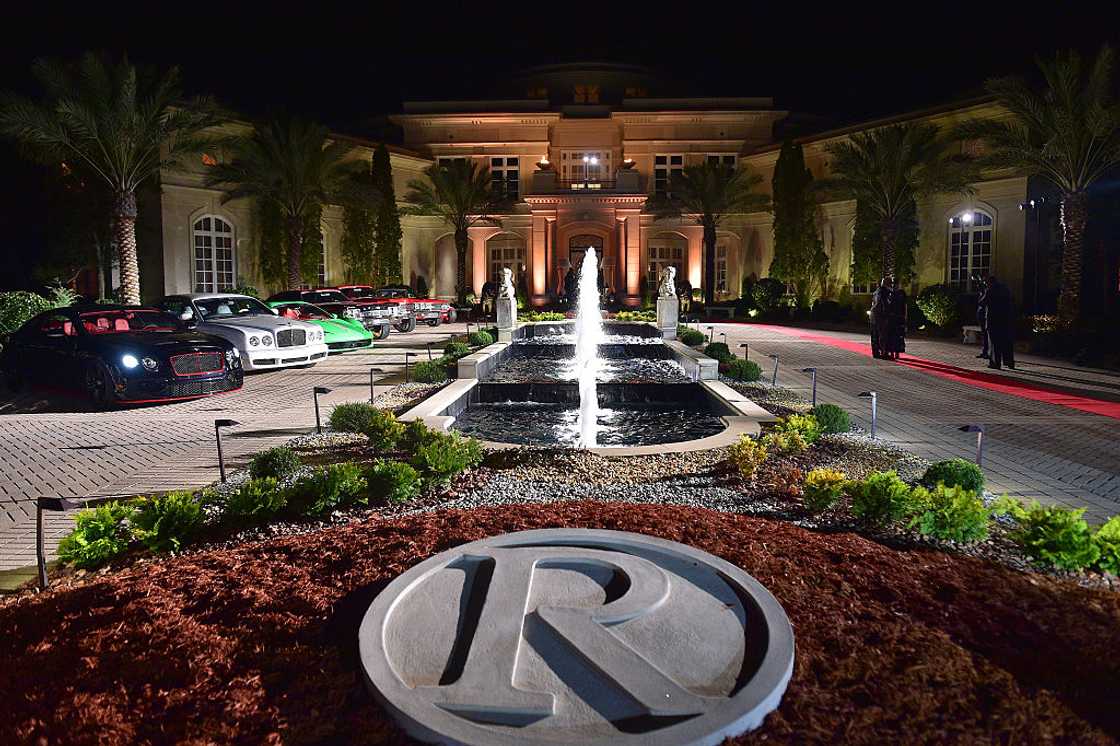 Inside Rick Ross' mansion Inside Rick Ross' mansion