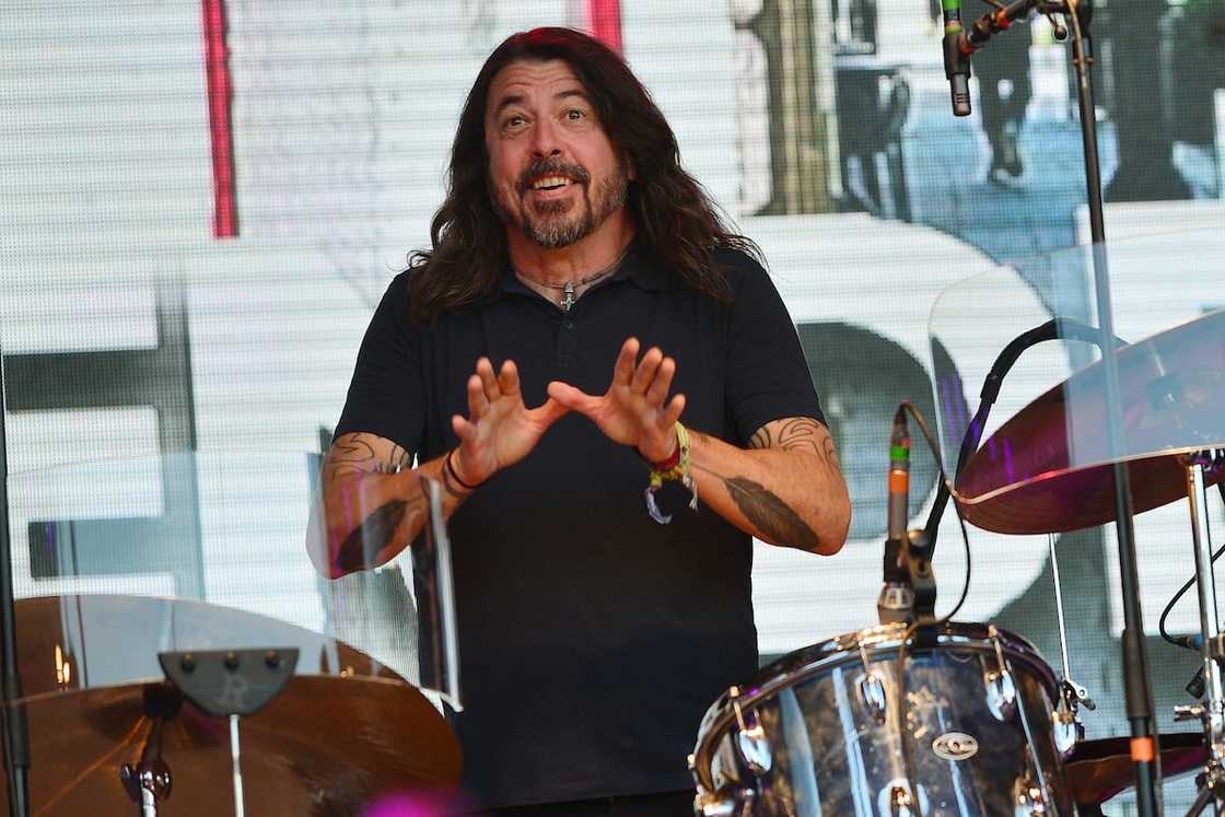 Dave Grohl joins The Pretenders on The Park Stage Dave Grohl joins The Pretenders on The Park Stage