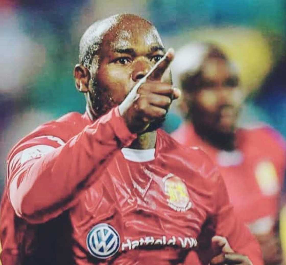Collins Mbesuma Collins Mbesuma