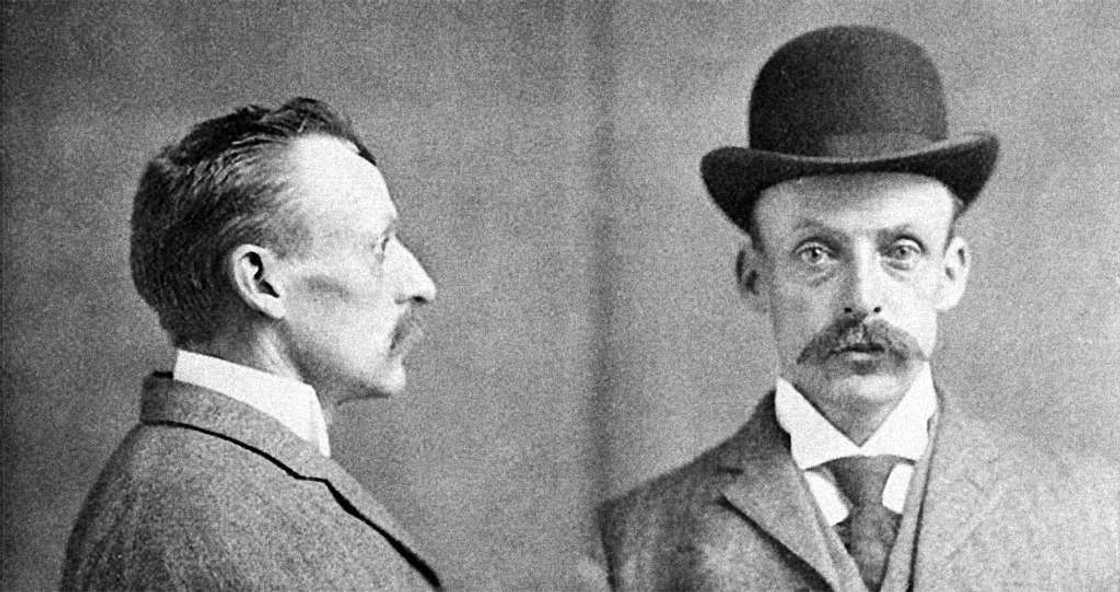 Albert Fish poses for a potrait Albert Fish poses for a potrait
