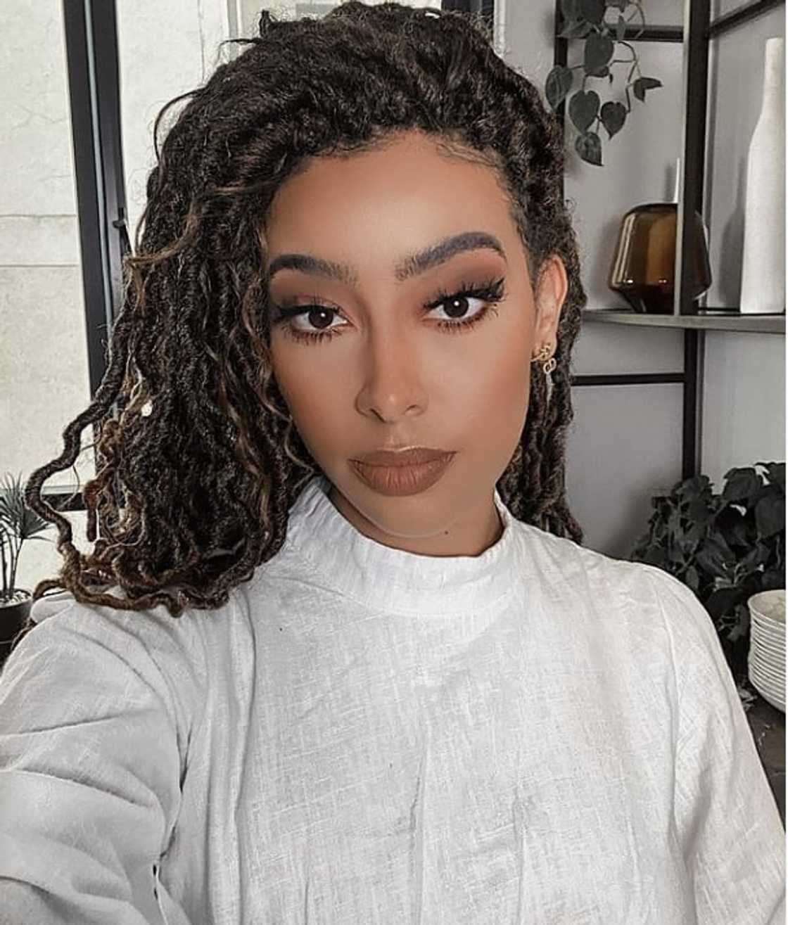Sarah Langa has been linked to a few people.