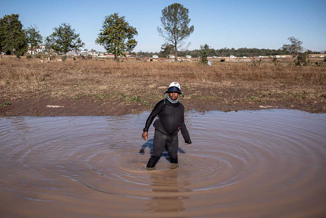 Rescuers worked to help three people who were trapped in Limpopo Rescuers worked to help three people who were trapped in Limpopo