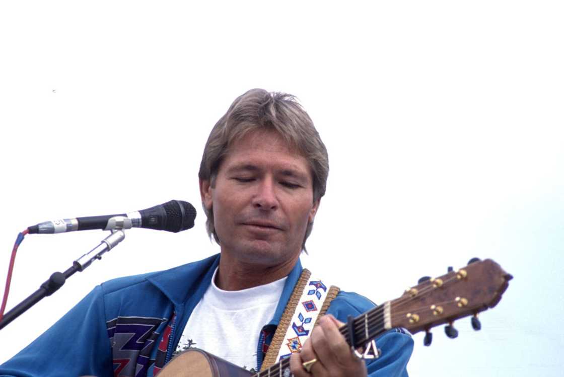 John Denver at the United States Capitol, Washington DC on 22 April 1990.