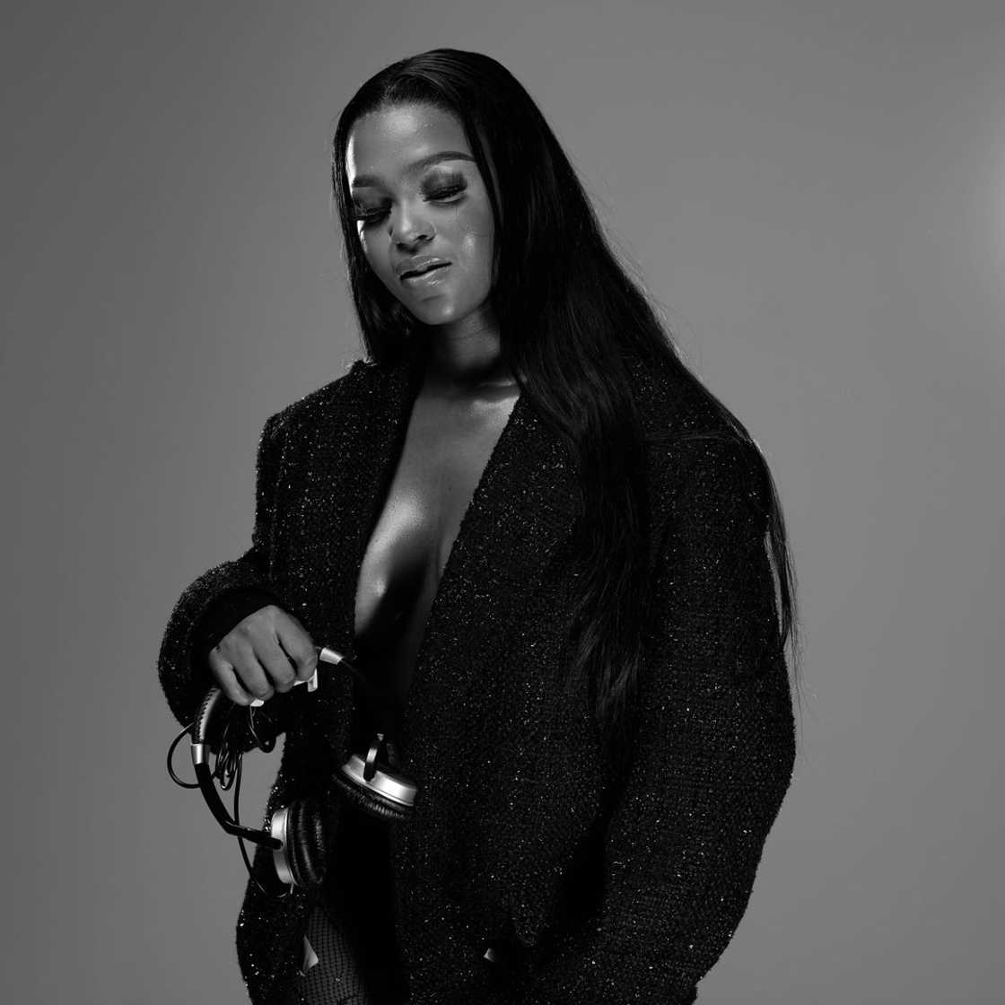 Social media users advised a lady to prioritise herself and make herself happy first Social media users advised a lady to prioritise herself and make herself happy first