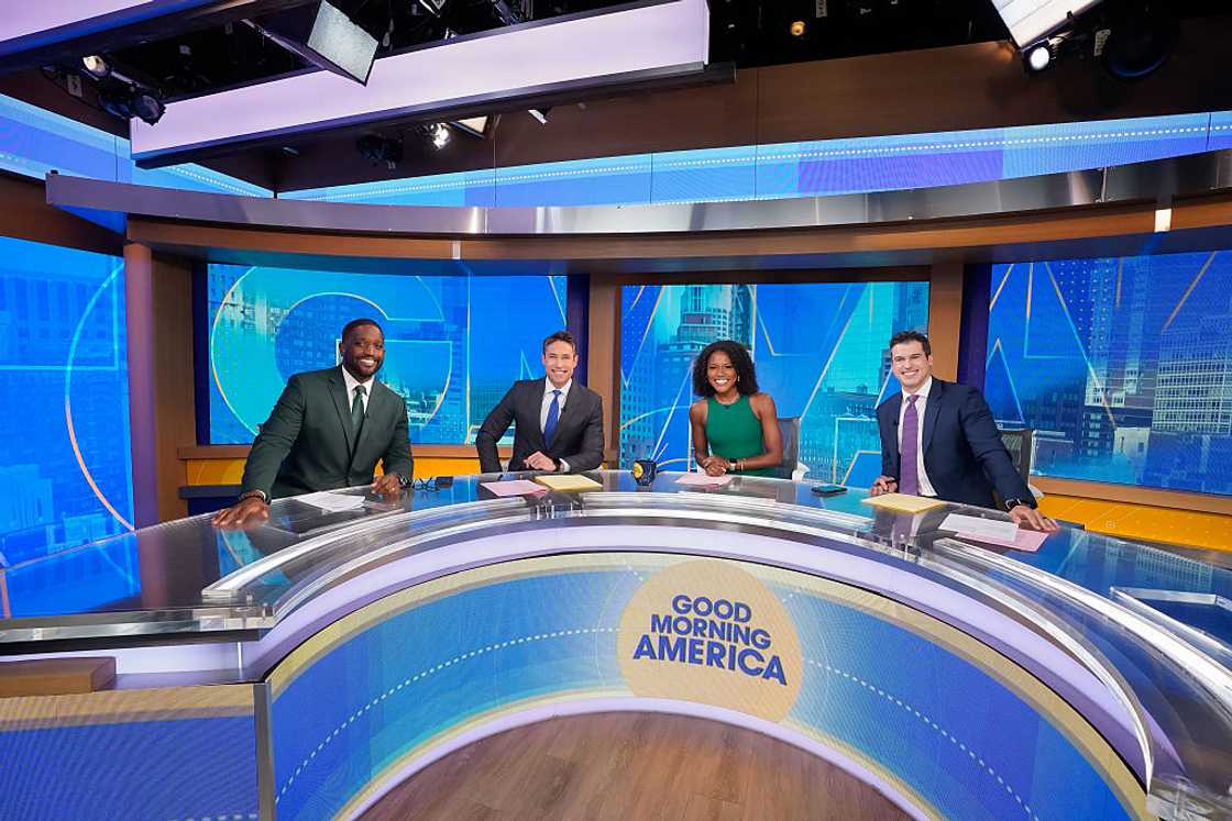 Whit, Michael Strahan, Robin Roberts, George Stephanopoulos on GMA