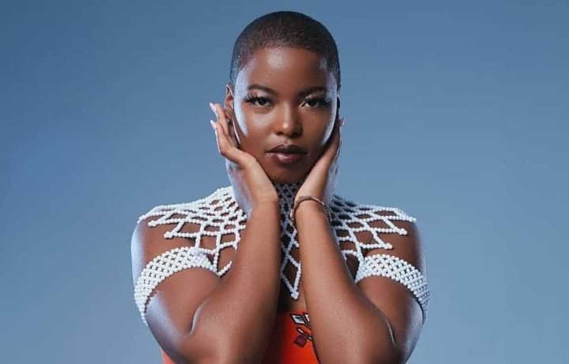 Azana Azana
