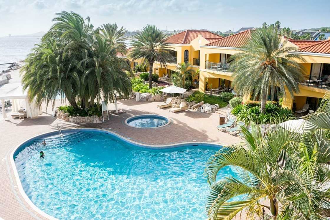 Airbnb vs Vrbo Airbnb vs Vrbo